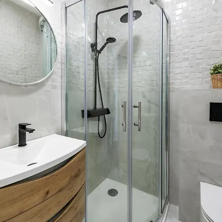 Apartman Gaestezimmer Mit Kleiner Gartenterrasse
