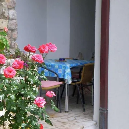 Gaestezimmer Mit Kleiner Gartenterrasse * Štikovica
