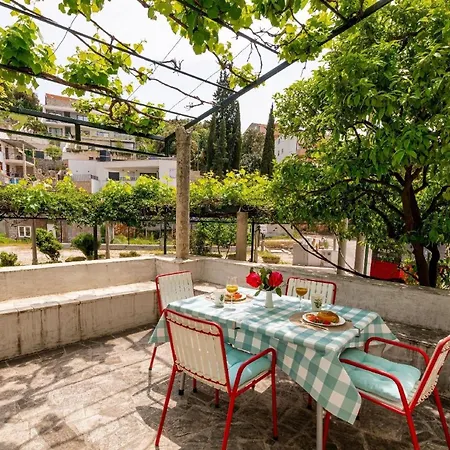 Gaestezimmer Mit Kleiner Gartenterrasse Apartamento